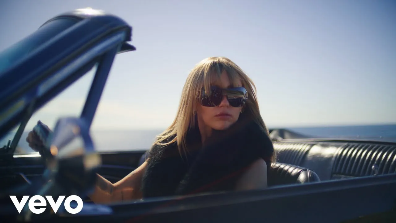 Lainey Wilson  Younger You Ft. Miley Cyrus Mp3 Download